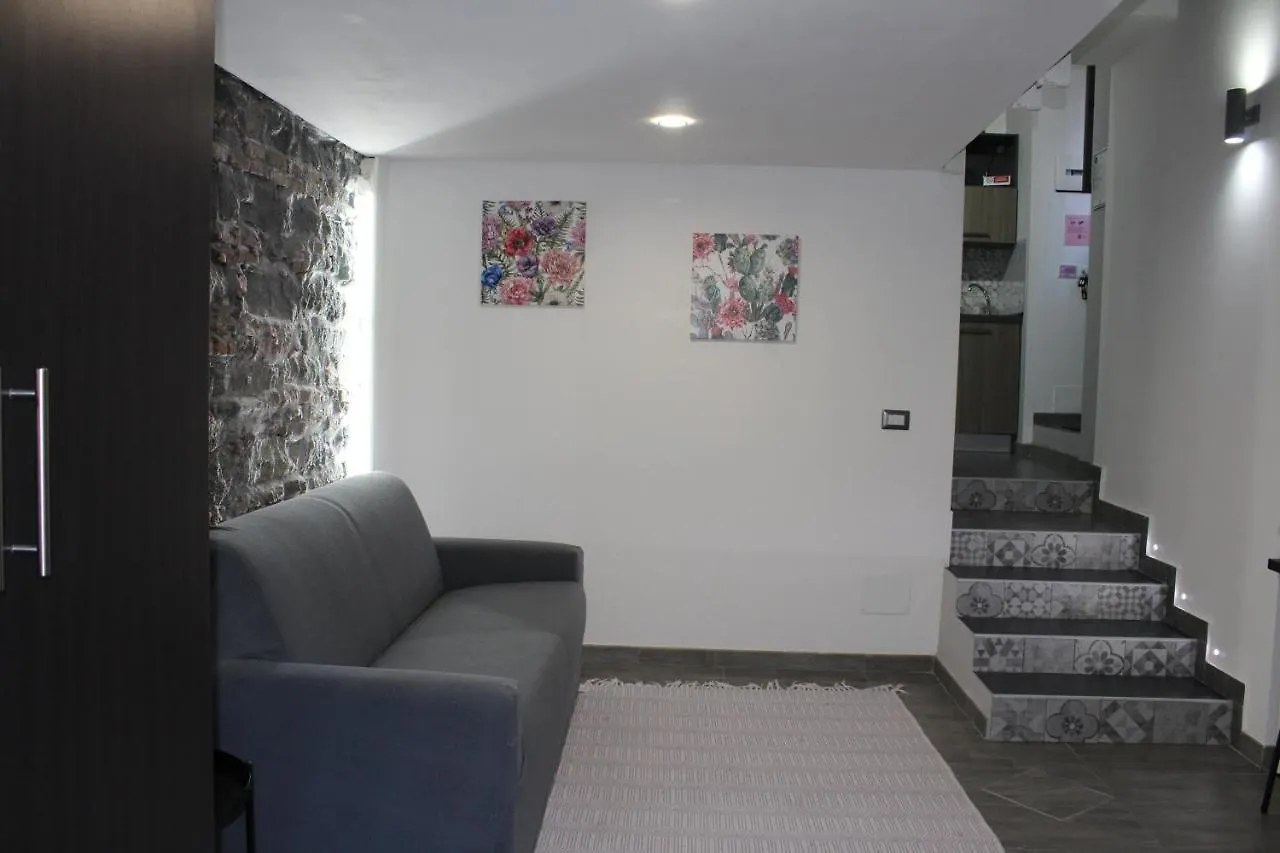 Apartment Ferienwohnung La Casa Di Karola CTA Italien
